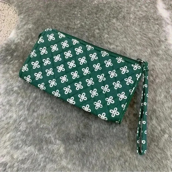 Vera Bradley Oregon Ducks Wristlet - Picture 5 of 13